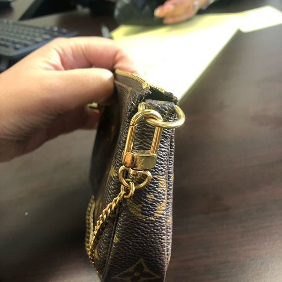 Louis Vuitton Mini Pochette Accessoires - Picture 4 of 7